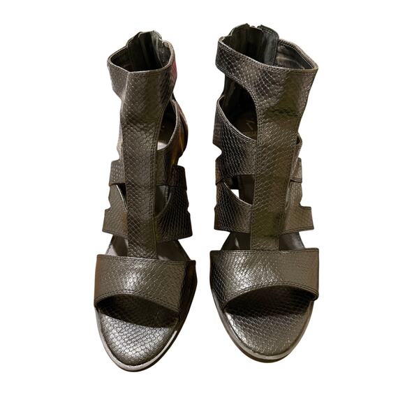 Simply Vera Vera Wang Black Strappy Gladiator High Heel Snake Skin Texture 10 - Picture 4 of 11